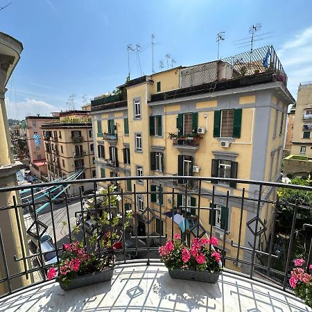 Domus Luca - Central Rooms In The Heart Of Napoli Bagian luar foto