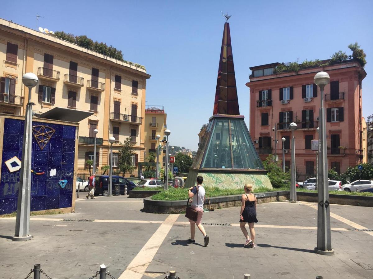 Domus Luca - Central Rooms In The Heart Of Napoli Bagian luar foto
